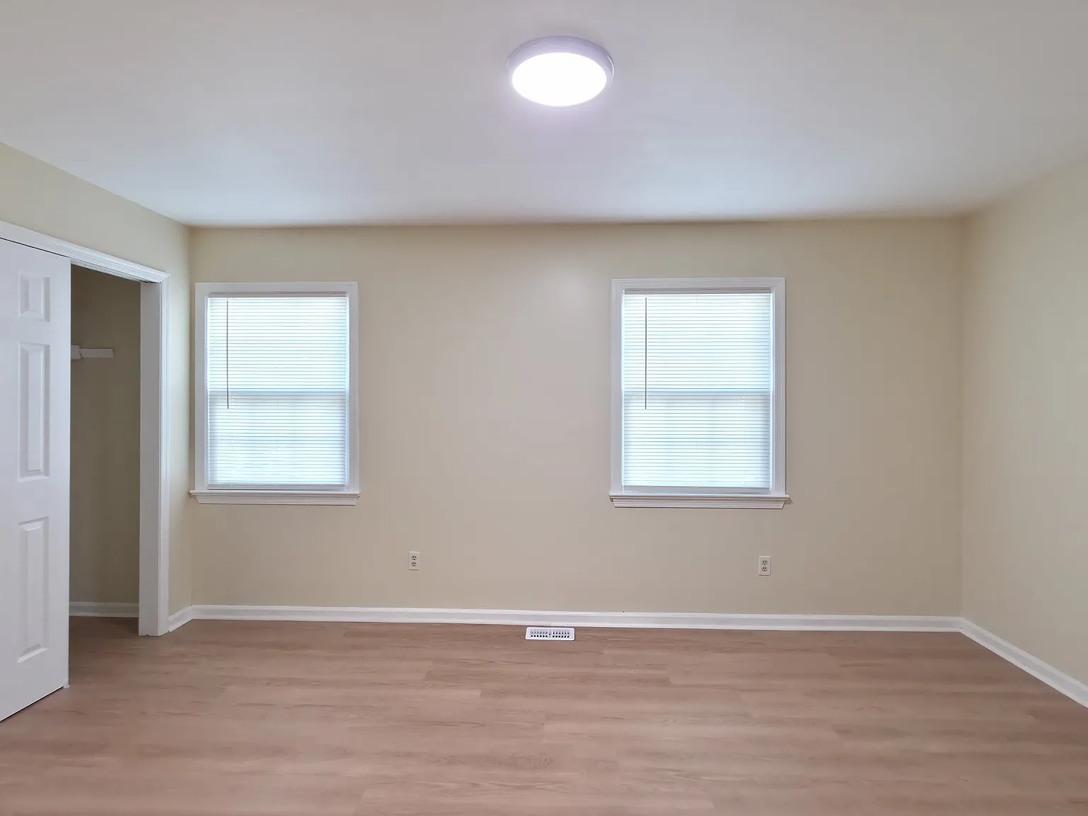 3 bed, 1.5 bath, 1392 sqft, $1,750 — Photo 4