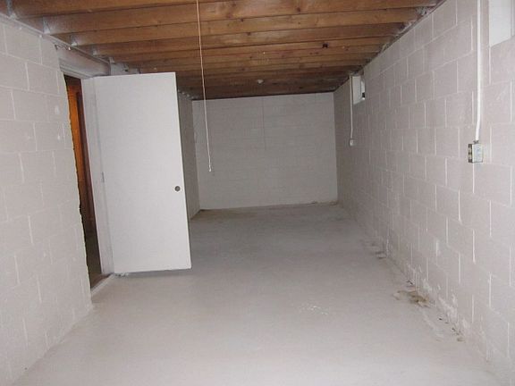 2nd image of 1380 Shorewood Dr
