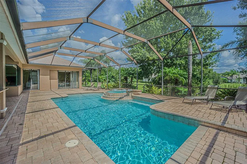 5 bed, 3.5 bath, 4359 sqft, $5,400 — Photo 3