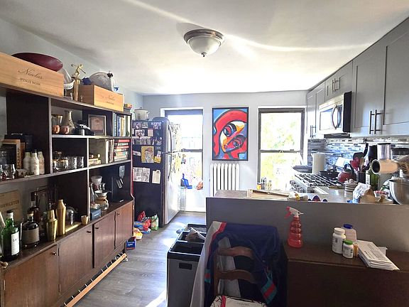 5th image of 356 Hancock St Floor 3