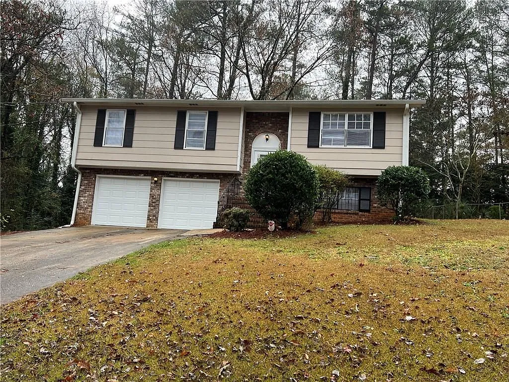 3566 Manhattan Dr photo 1