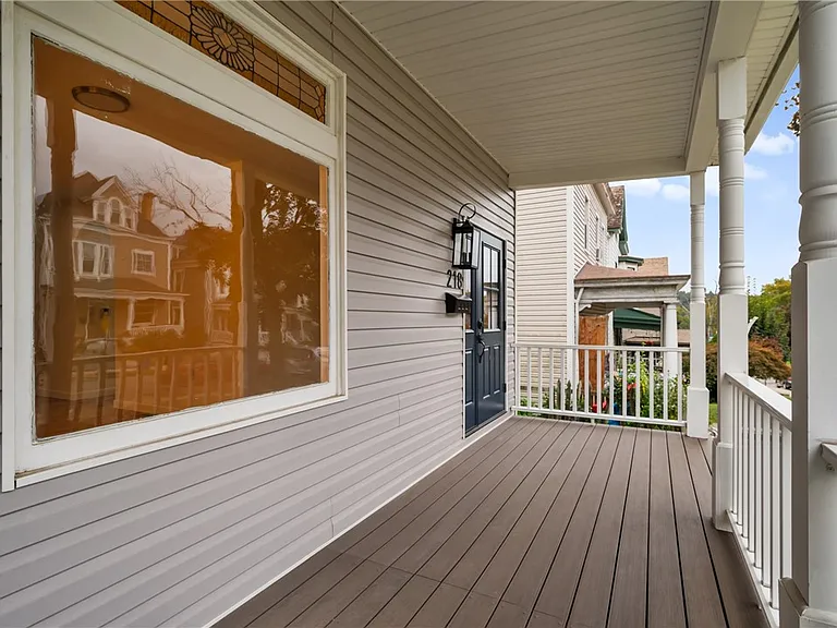 218 Fisk Ave — Photo 2