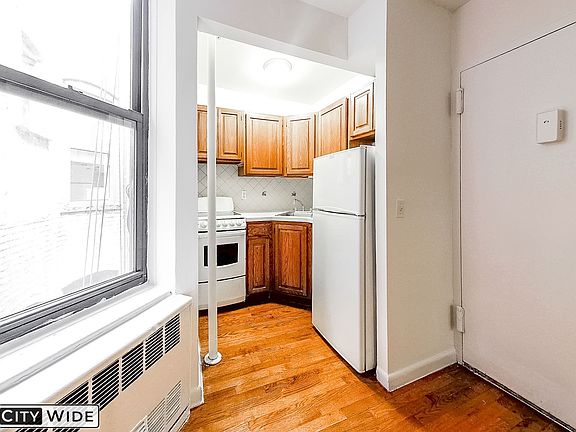4th image of 330 E 93rd St APT 2C