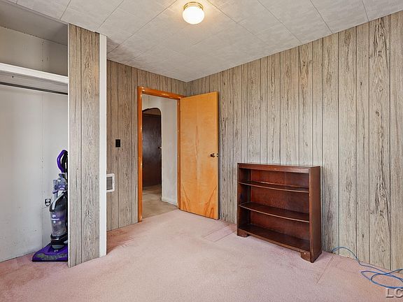 5th image of 108 S Occidental Rd