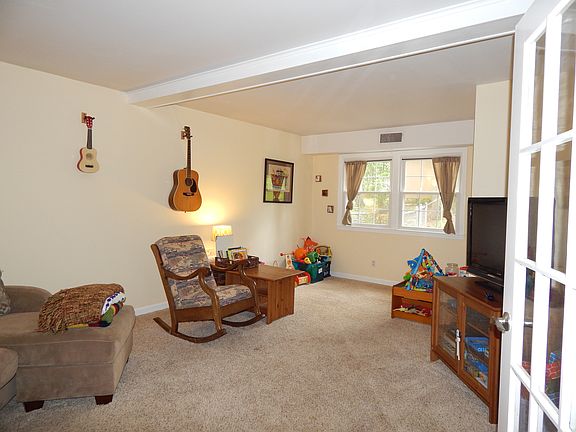 4th image of 3028 Stratford Dr