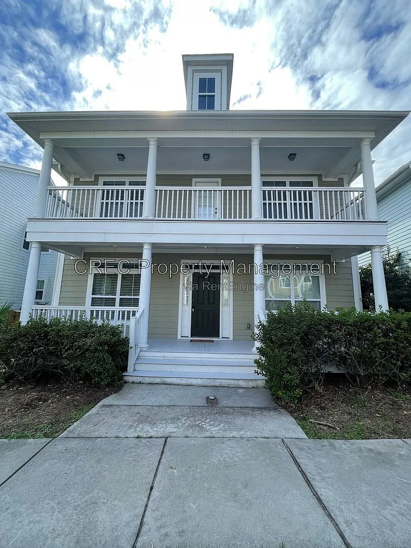 4 bed, 3.0 bath, 2300 sqft, $3,400 — Photo 1