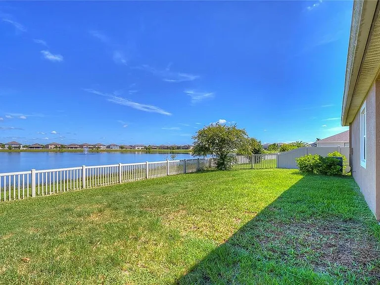 19391 Long Lake Ranch Blvd — Photo 21