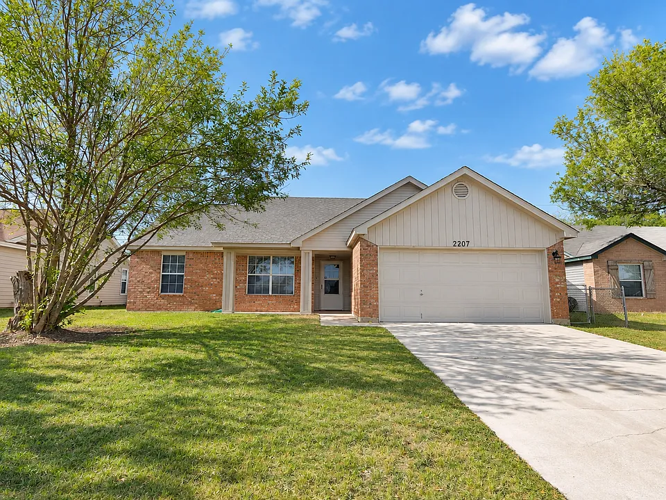 2207 Pixton Dr