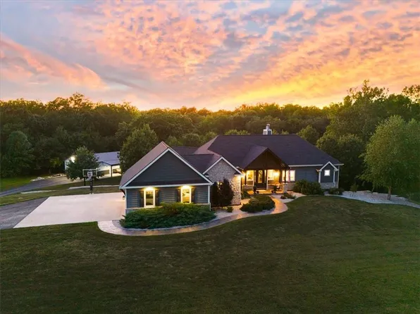 135 E 1300th Rd, Baldwin City, KS 66006