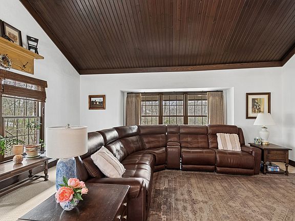 3rd image of 95 Alpine Ln