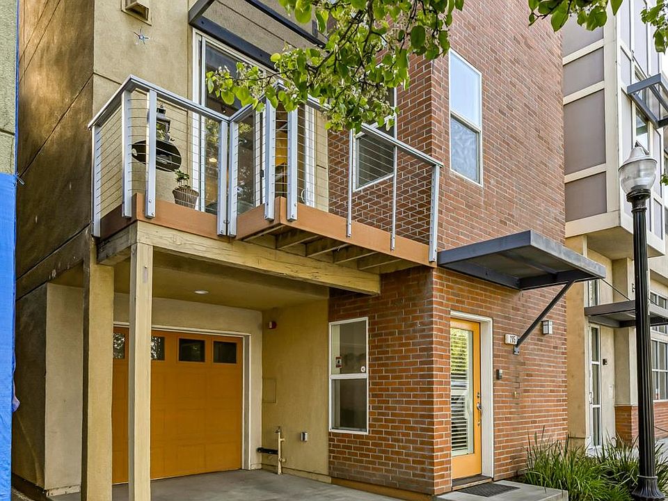 1st image of 285 3rd St