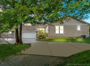 1229 S 6th St, Muskogee, OK 74401