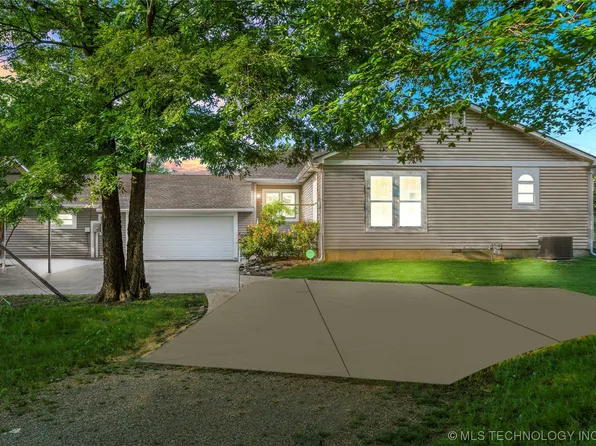 1229 S 6th St, Muskogee, OK 74401