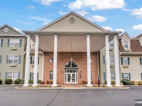 5320 Richmond Rd, West Milford, NJ 07480