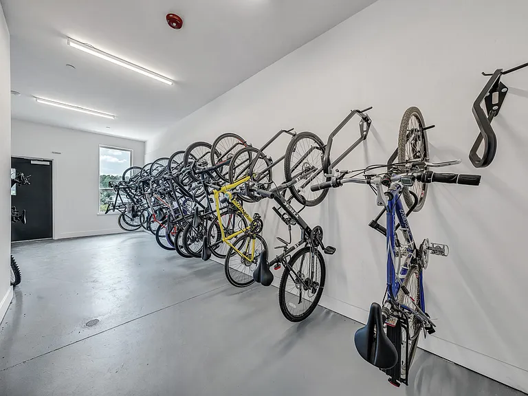 Luxe 360 on Centerpointe — Photo 82
