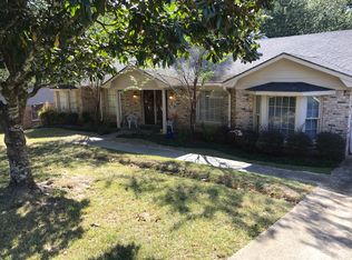 909 Parkmont Cir E, Mobile, AL 36608