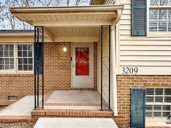 2nd image of 3209 Lennox Dr