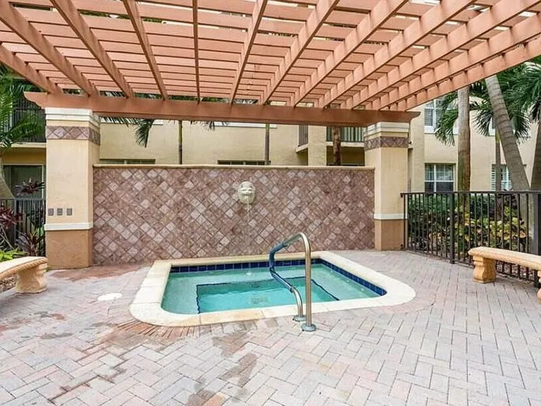 1805 N Flagler Dr #219 — Photo 27