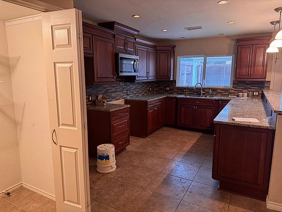 5th image of 4205 Mayflower Dr