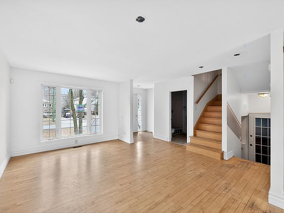 4th image of 1738 Rue Sta
