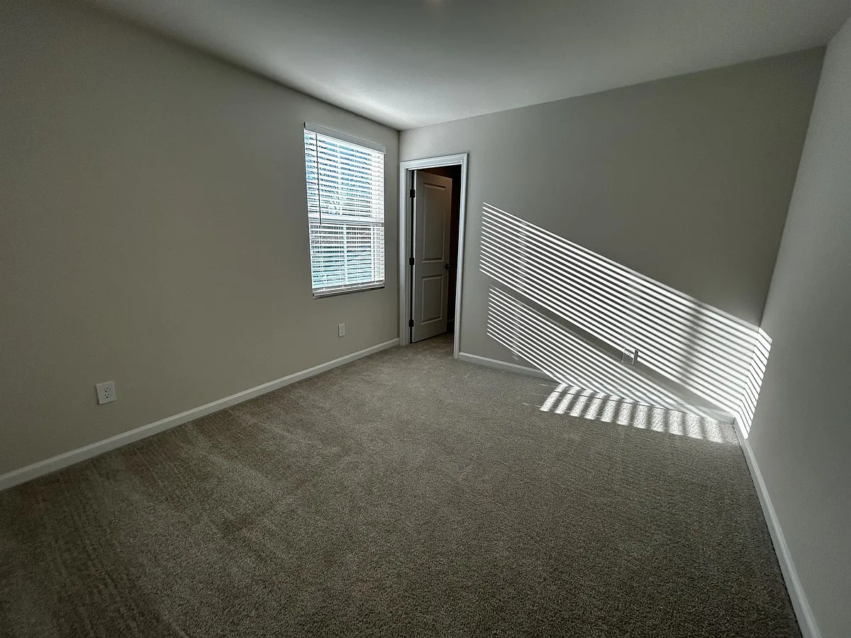 Building Photo - 261 Utica Bend Ct