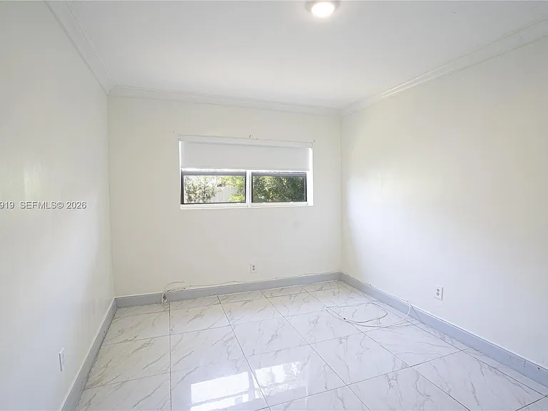 16990 NE 5th Ct — Photo 10
