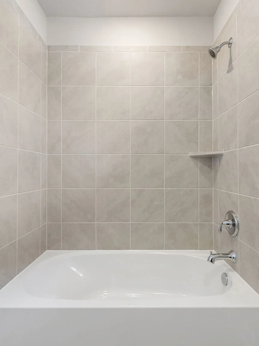 4 bed, 3.5 bath, 2991 sqft, $3,200 — Photo 3