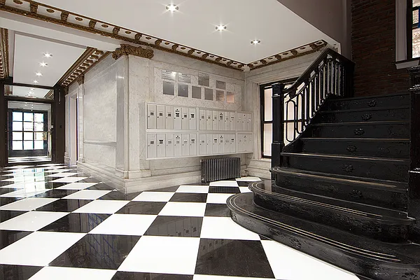 Rented by R New York | media 28