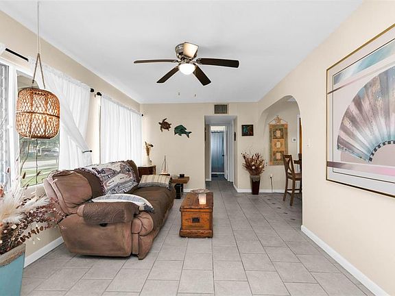 3rd image of 3191 Easy St