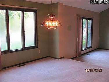 4th image of 127 Westchester Dr