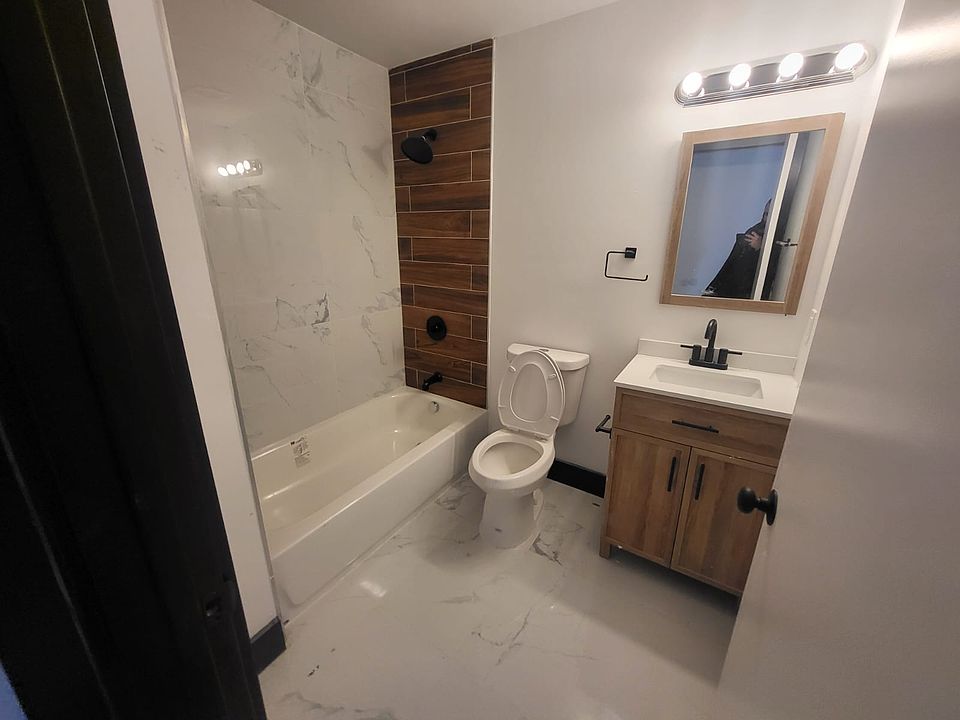 1st image of 182 Hollywood Ave APT 3