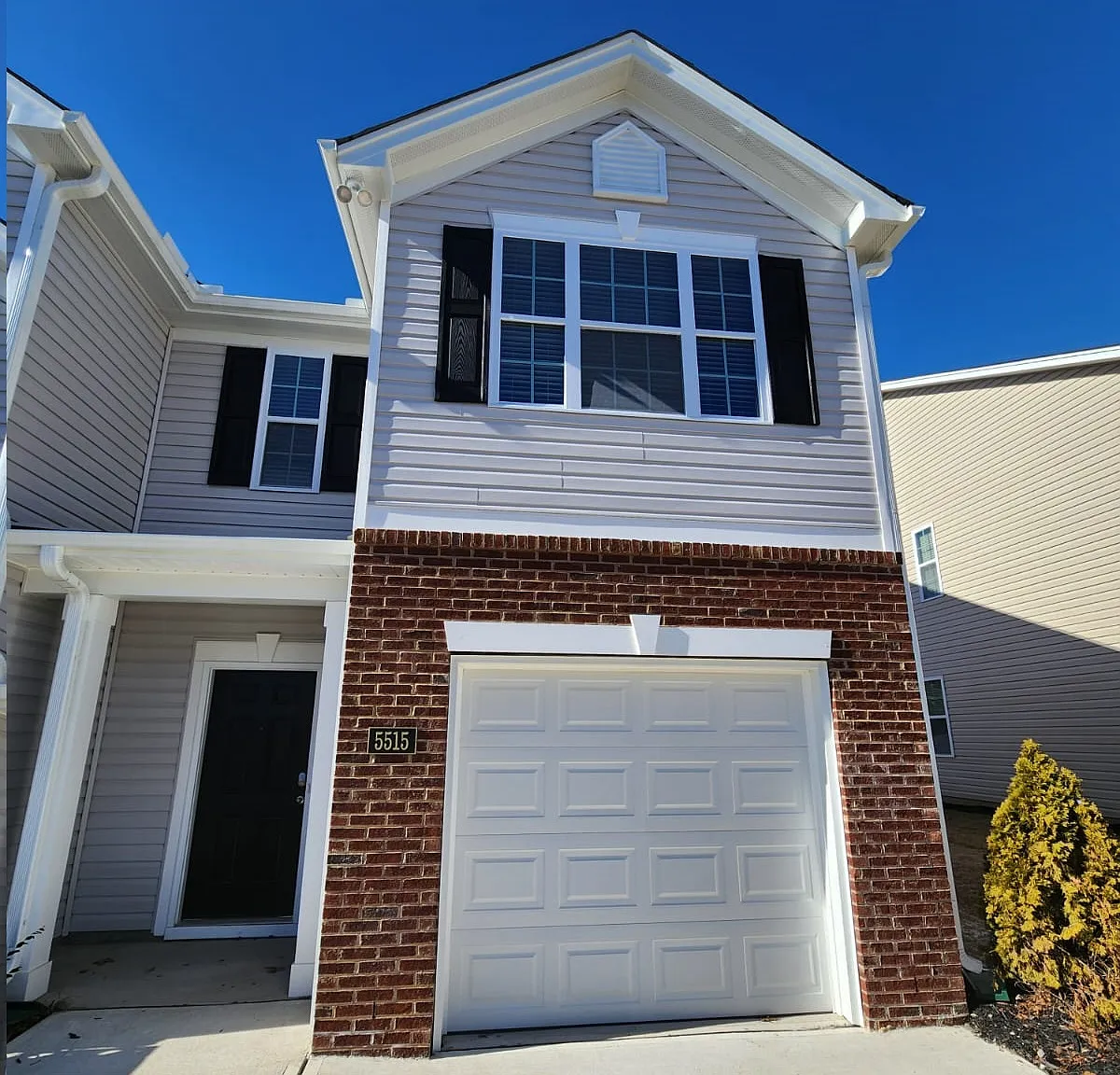 3 bed, 2.5 bath, 1428 sqft, $1,800 — Photo 1