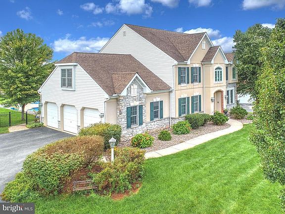4th image of 964 Wetherburn Dr