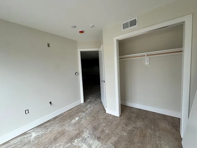 52nd Street Residences — Photo 47