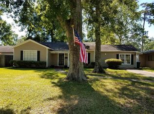 885 Yount St, Beaumont, TX 77706