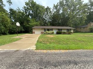 3945 Sloping Dr, Bellbrook, OH 45305