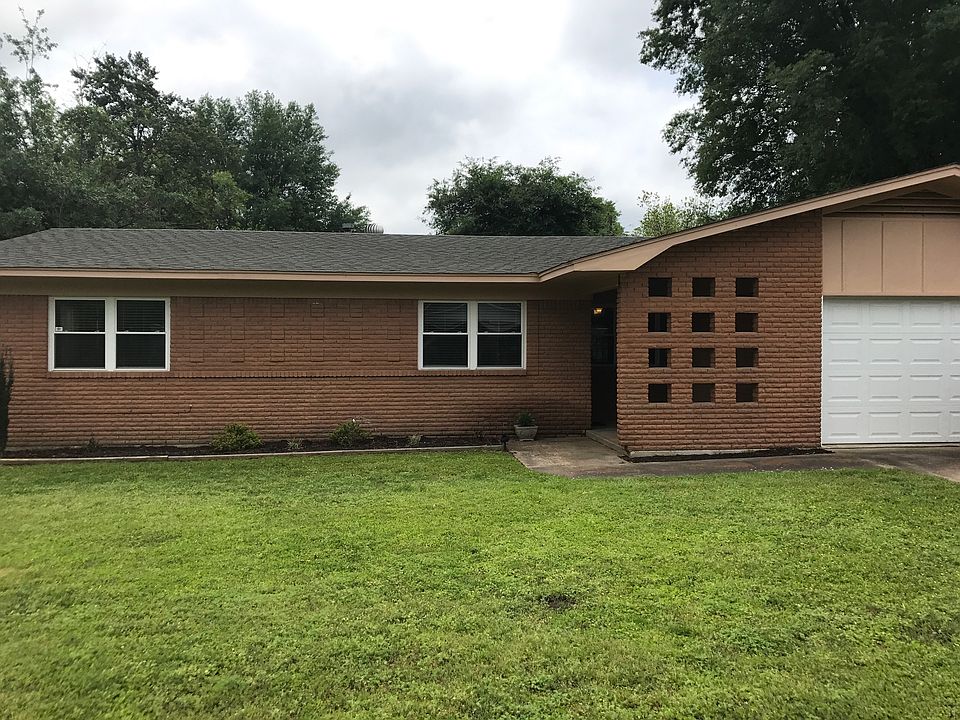 1st image of 913 Mimosa Dr