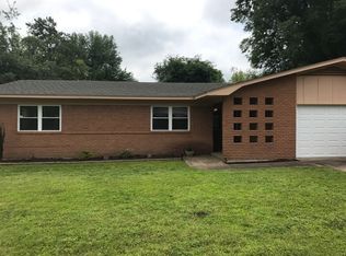 913 Mimosa Dr, Wake Village, TX 75501