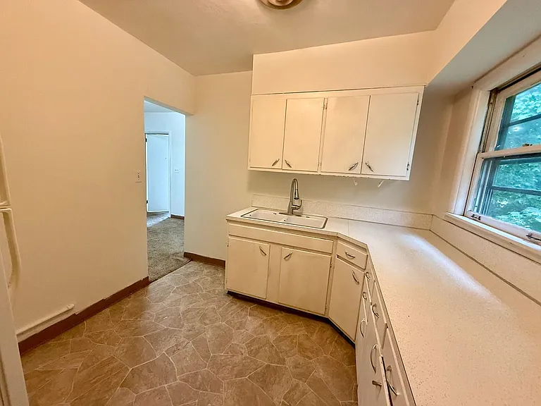 309 Garfield Ave — Photo 2