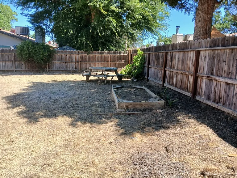 3816 N Forestiere Ave — Photo 10