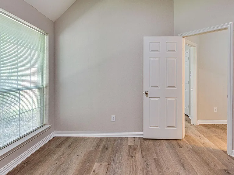 145 Hearthwood Dr — Photo 16
