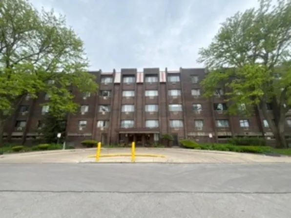 8455 W Leland Ave Unit 205, Chicago, IL 60656