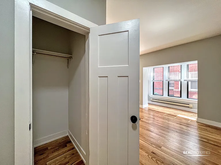 4421-27 N Wolcott Ave — Photo 21