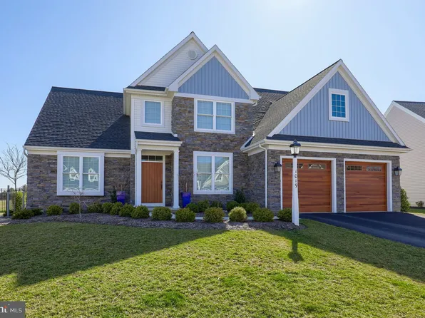 1019 Greenview Dr, Lancaster, PA 17601