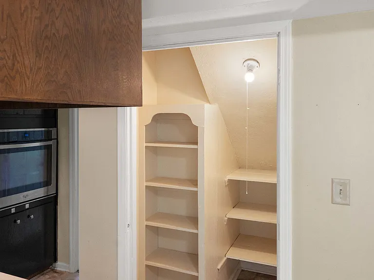 715 Cool Brook Ct — Photo 11