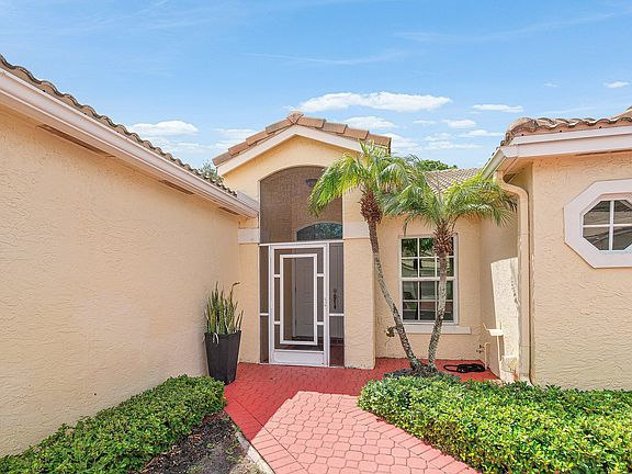 3rd image of 17299 Boca Club Boulevard #4