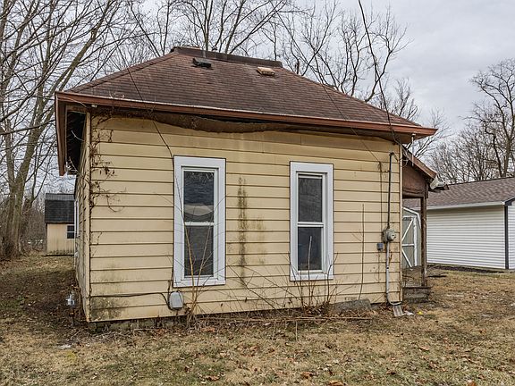 3rd image of 271 S 5th St
