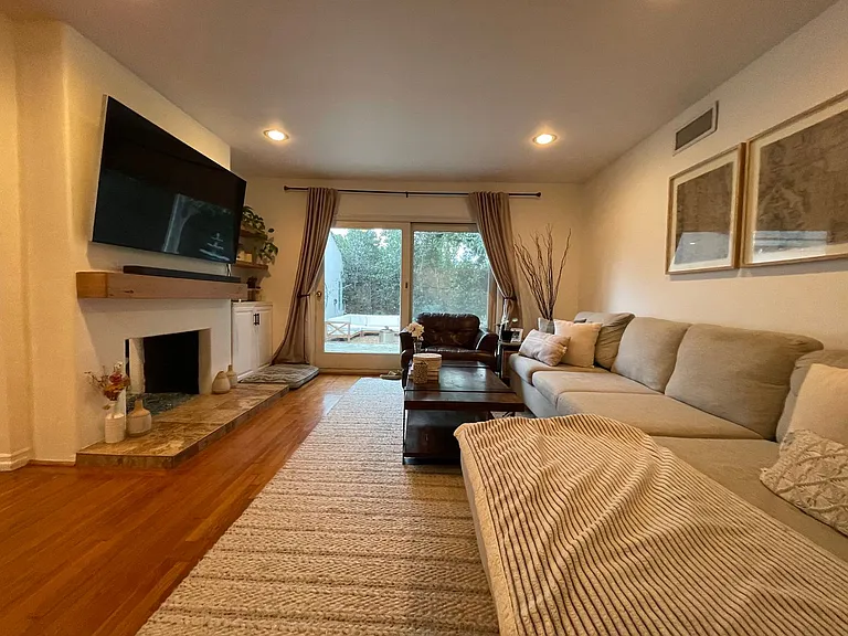 15560 Otsego St — Photo 16
