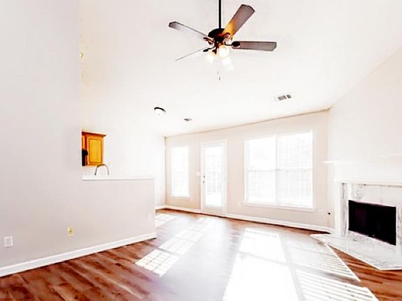 3rd image of 7232 Hillvale Cir