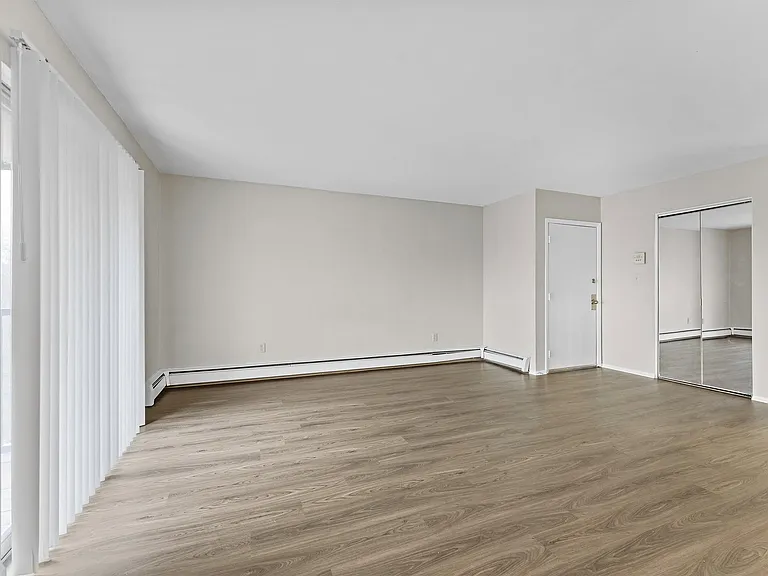 Park Forest Apartments — Photo 11